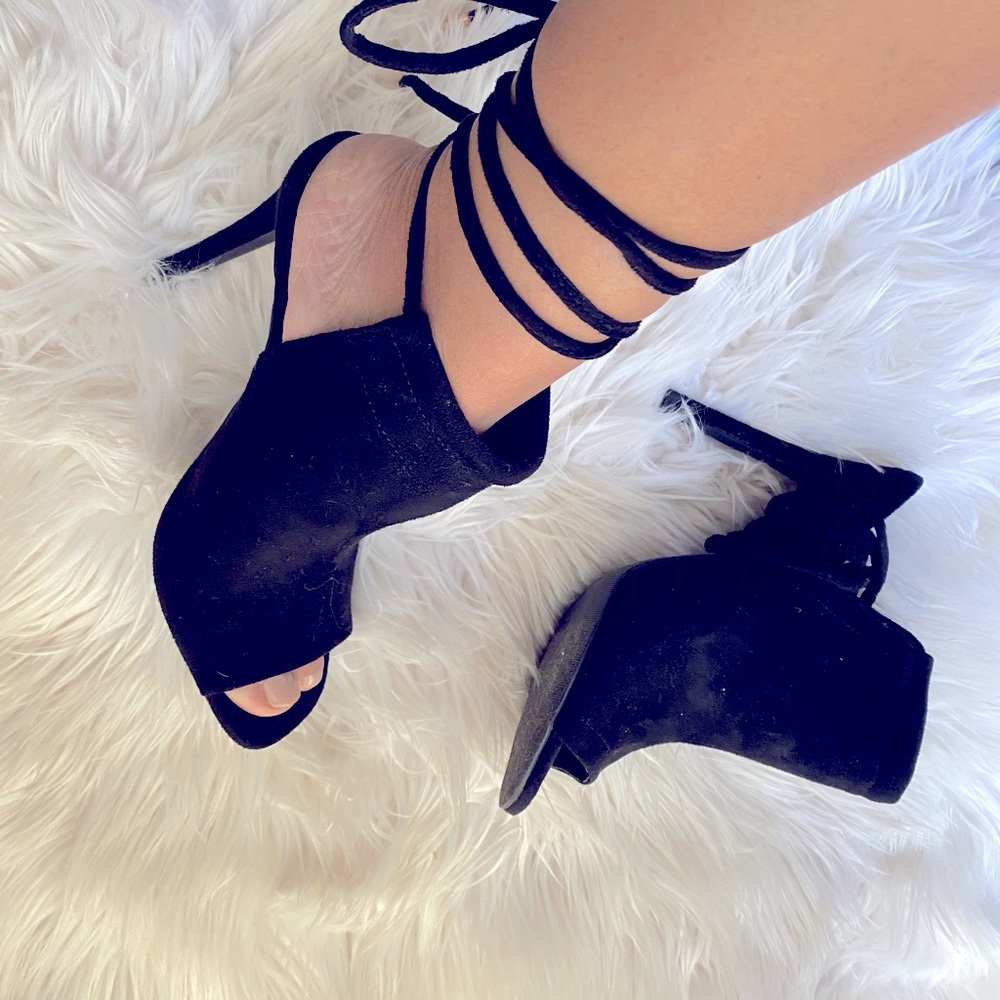 Tie up heeled mules